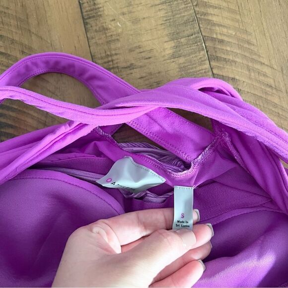 Athleta Criss Cross Back Tank Built-In Sports Bra Women's Purple Size S - Picture 5 of 8